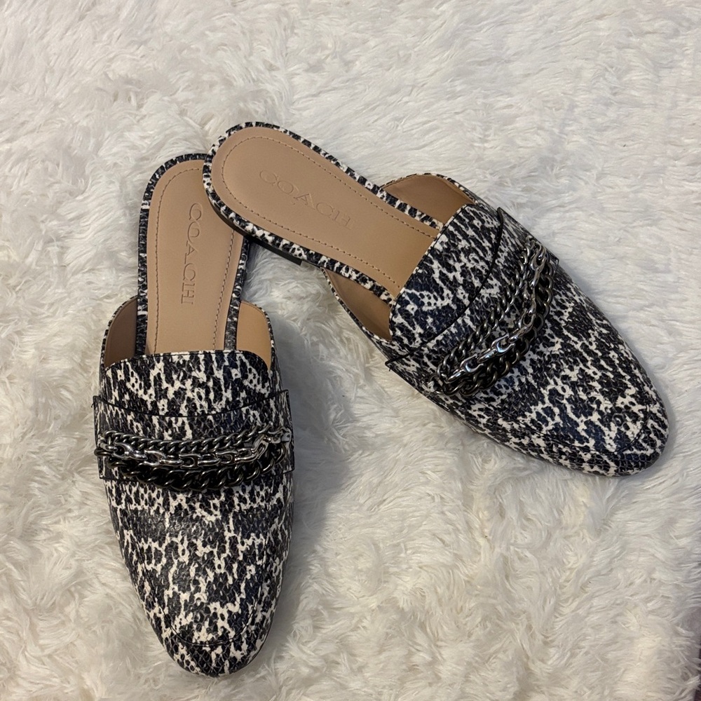 Coach Cream/Black Slides